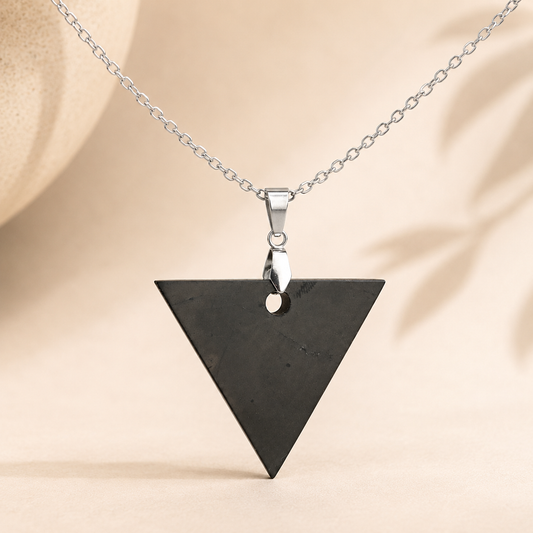 Collier Triangle en Shungite
